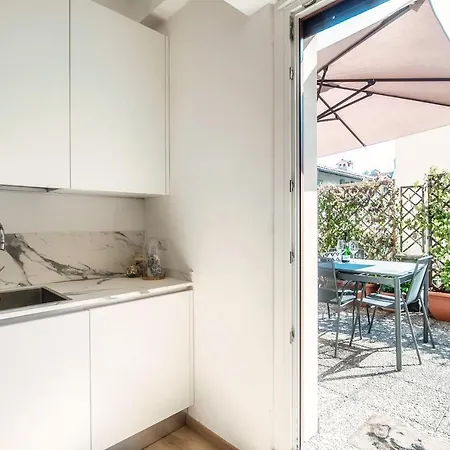 Piazza Roma - The House Of Travelers קומו