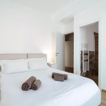 Piazza Roma Terrace - By House Of Travelers