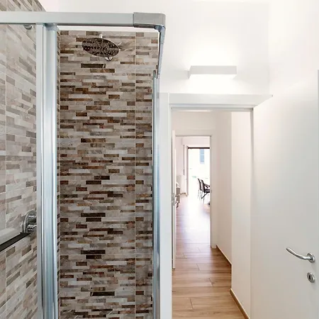 Piazza Roma Terrace - By House Of Travelers *